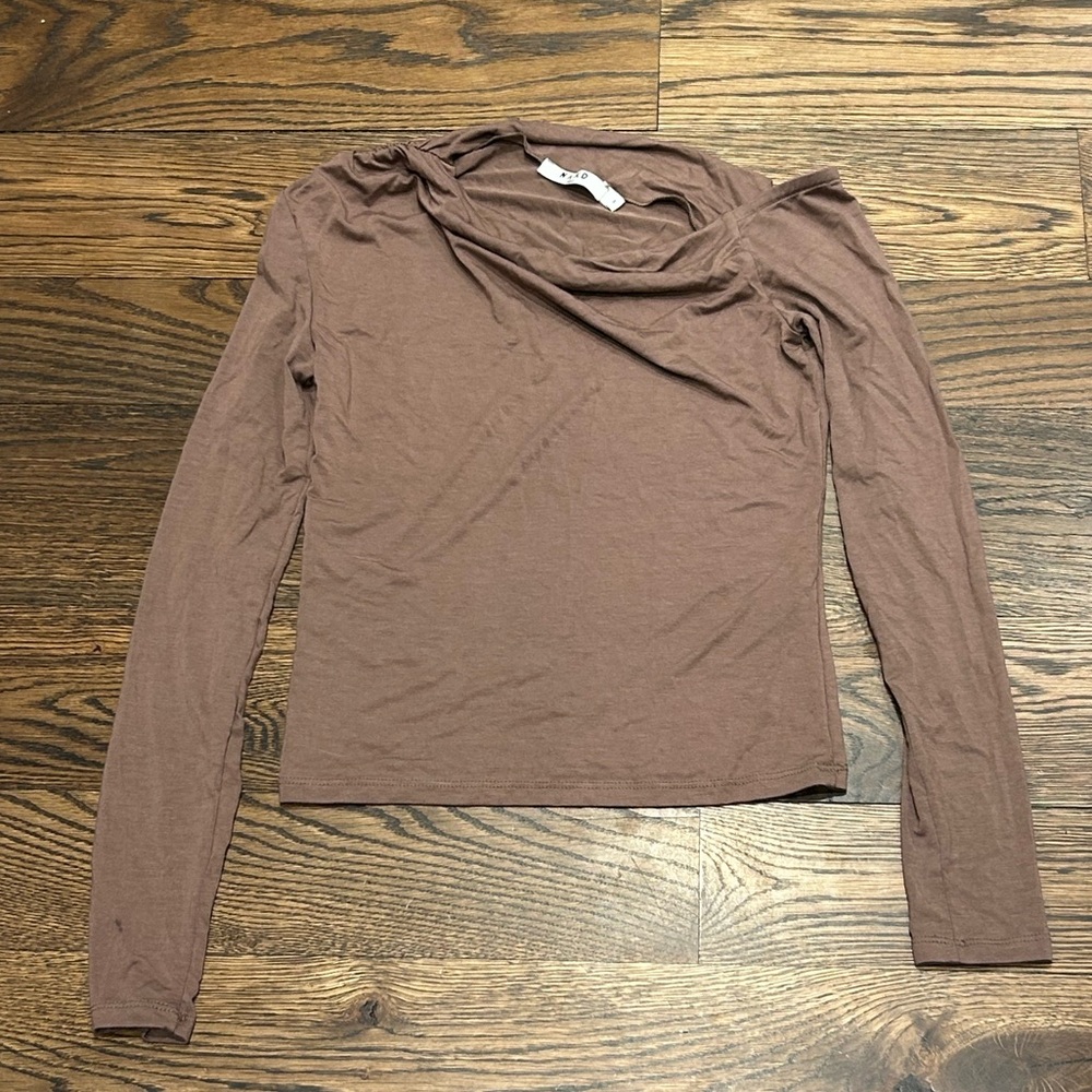 NA-KD Brown Draped Neck One Shoulder Long Sleeve Tee